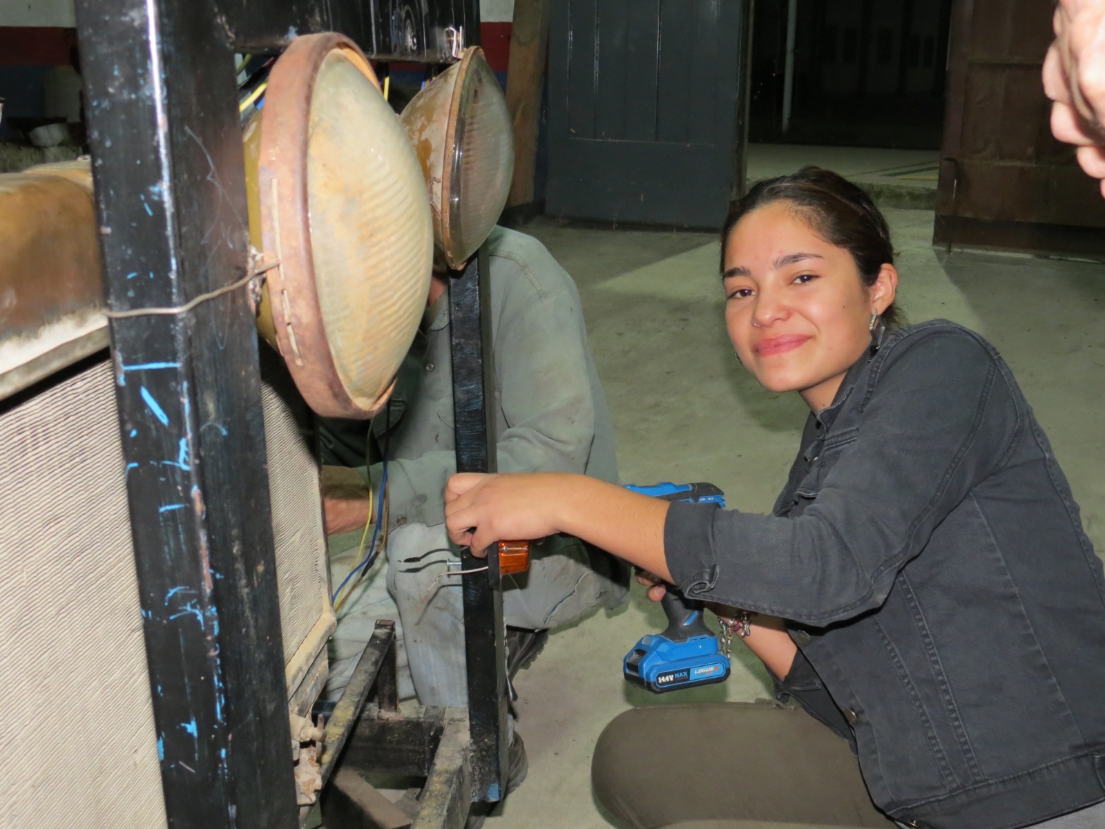 Estudiante en taller técnico salesiano